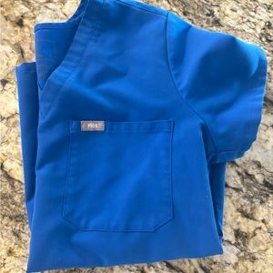 Women’s small Catarina top & Zamora joggers in Royal Blue set